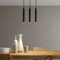 Arcchio LED-pendellampe Franka, 3 lyskilder, lang, sort, aluminium