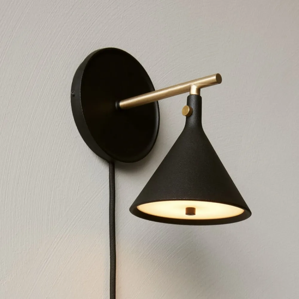 Audo Copenhagen Væg- Og Spejllamper>Audo LED-væglampe Cast, sort, IP44, dæmper, stik