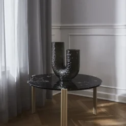 AYTM Møbel Og Interiør>Arura-vase, sort, højde 40 cm, bredde 34 cm, glas
