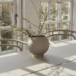 Globe urtepotte, Ø 17 cm, gråbrun, aluminium, stål^AYTM Online