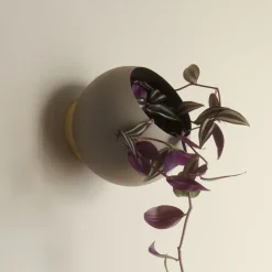 AYTM Møbel Og Interiør>Globe vægblomsterkrukke, Ø 17 cm, gråbrun, aluminium