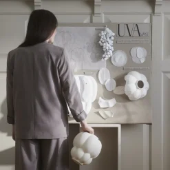 AYTM Uva-vase, keramik, hvid, Ø 20 cm, drueform