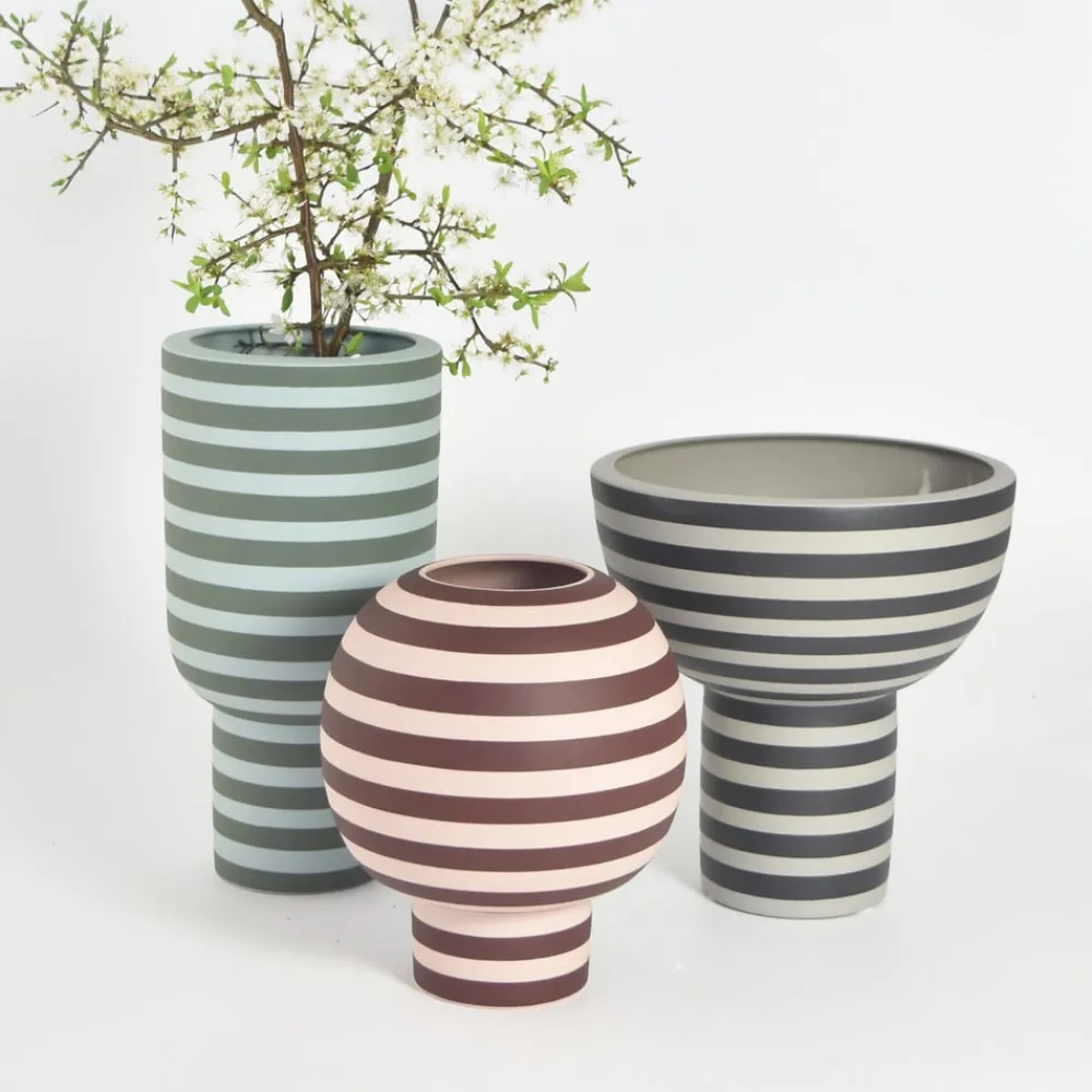 AYTM Møbel Og Interiør>Varia-vase, rød, Ø 18 cm, højde 21 cm, keramik