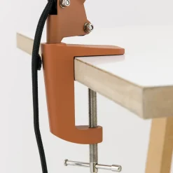 ORION Bordlampe Gili, korallerød, klemme, stål, højde 75 cm E27