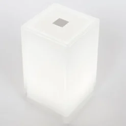 Smart&Green Bærbar bordlampe Cub, app-kontrollerbar, RGBW