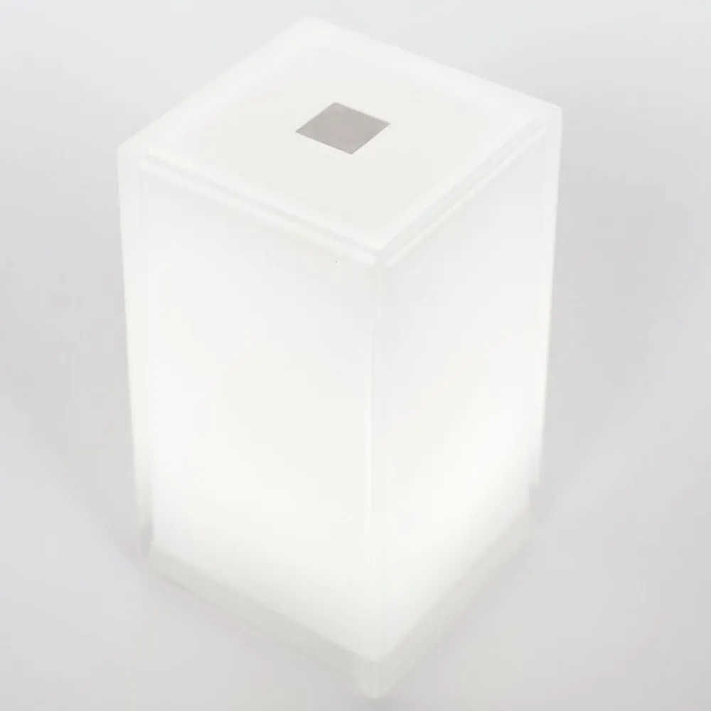 Smart&Green Bærbar bordlampe Cub, app-kontrollerbar, RGBW