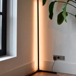 Calex Smart LED-gulvlampe med fjernbetjening RGBW