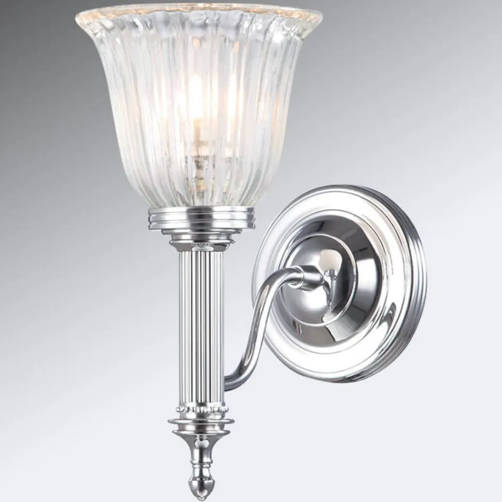 Elstead Caroll væglampe til vådrum, krom, rillet glas