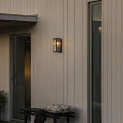 Konstsmide Carpi udendørs væglampe, sort, 12,5 x 30 cm