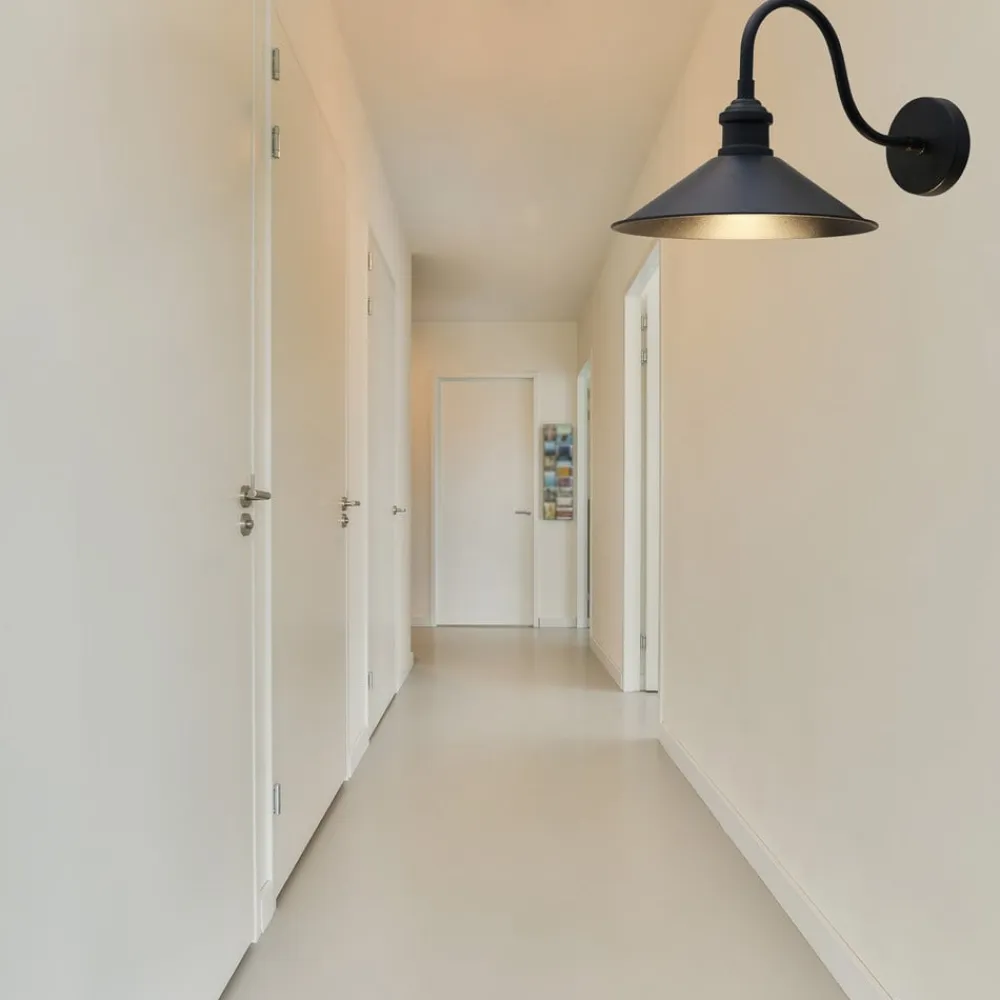 ROYALTECH Christer væglampe, sort, bredde 24 cm, metal, E27