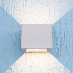 Näve Cube LED-væglampe, batteri, magnetisk, hvid