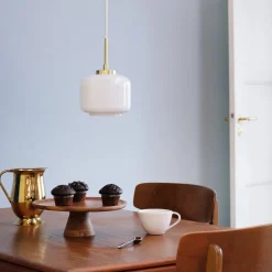 Dyberg Larsen Arp hængelampe, messingfarvet, glas, Ø 15 cm