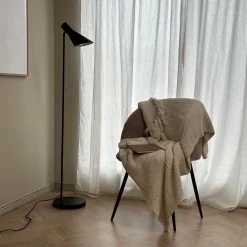 Dyberg Larsen gulvlampe DL12, sort, højde 139 cm, metal