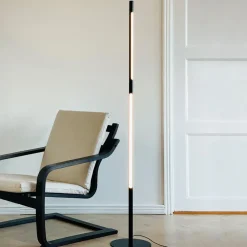 LED-gulvlampe Vagner, sort, højde 150 cm^Dyberg Larsen Online