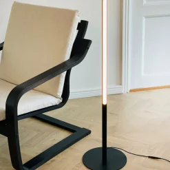 LED-gulvlampe Vagner, sort, højde 150 cm^Dyberg Larsen Online