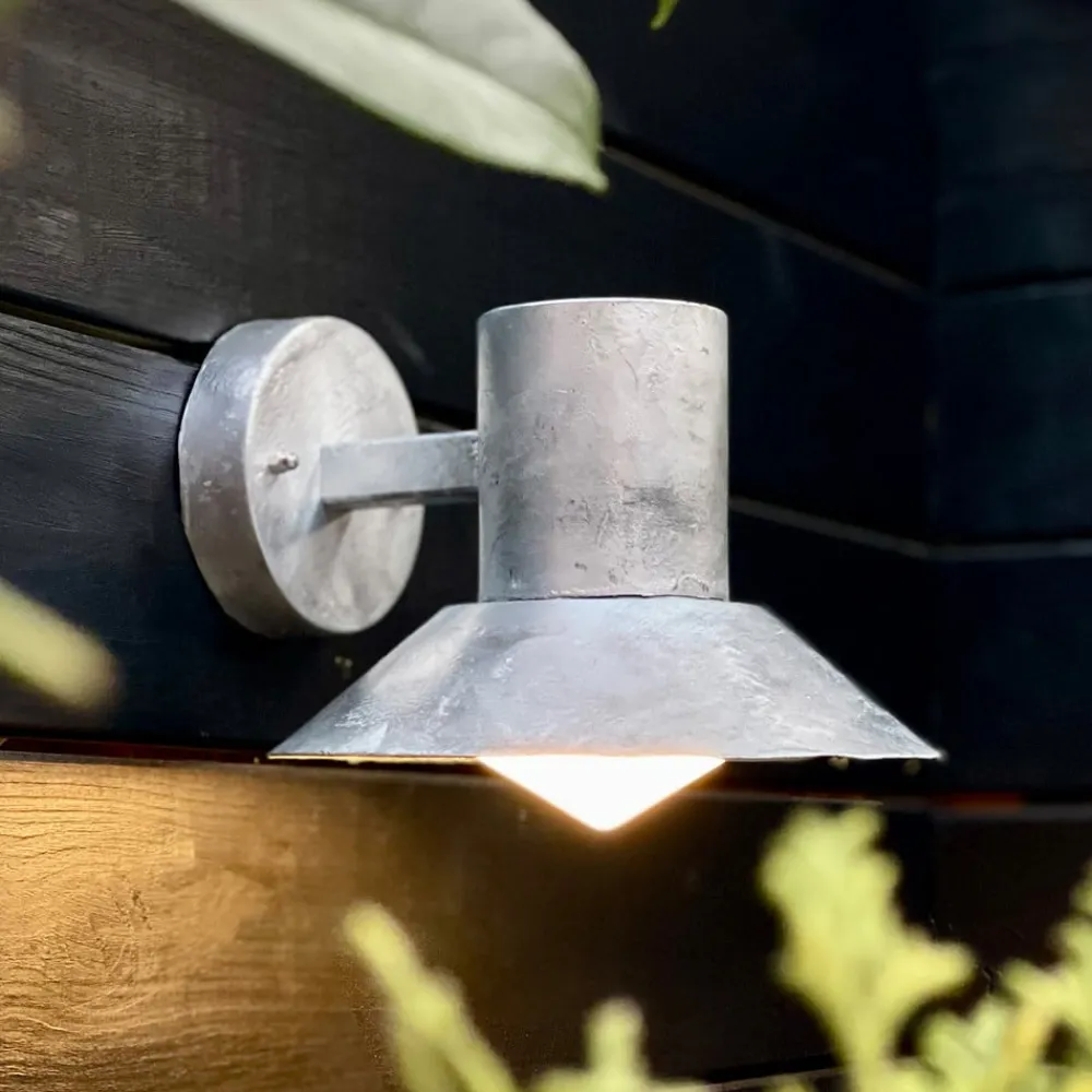 Dyberg Larsen udendørs væglampe Venice, galvaniseret, Ø 20 cm