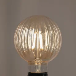 E27 3,8W LED-pære G95, 2700K, 340lm, riller ravfarvet^Lucande Sale