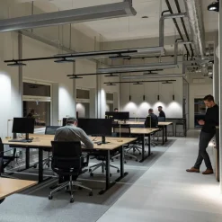 ERCO Jilly 230 V 15 W extra wide 840 sort/sort