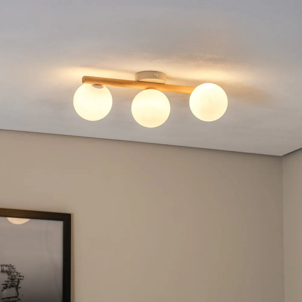 TK Lighting Estera loftlampe, opalglas, træ, 3 lyskilder