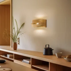 Euluna Væglamper>væglampe Tornado, guldfarvet