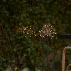 STAR TRADING Firework LED-solcellelampe med jordspyd, 85 cm