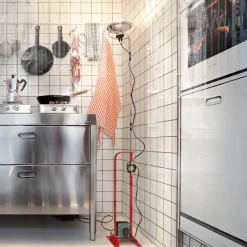 Toio gulvlampe Gx16d-LED rød^FLOS Online