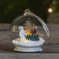 STAR TRADING Dekorationsbelysning>Forest Friends LED-glaskugle, isbjørn med træ