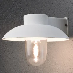 Formskøn udendørs væglampe "Mani", i hvid^Konstsmide Best