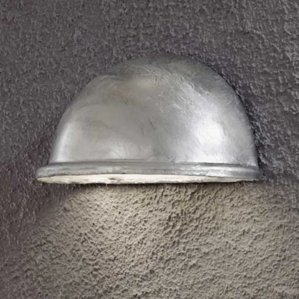 Formskøn udendørs væglampe Torino, E14/galvanis.^Konstsmide Discount