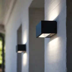 Gemini udendørs LED-væglampe, 22 cm, 3.000 K, sort^LUTEC Discount