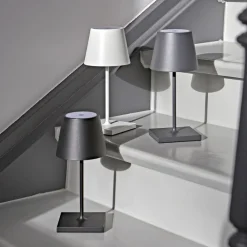 Genopladelig LED-bordlampe Nuindie mini, USB-C, sort, IP54, dæmpbar.^Sigor