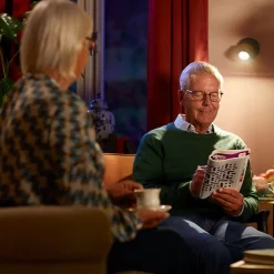 GU10 PAR16 LED reflektor 4,6W, 2.700 K^Philips New