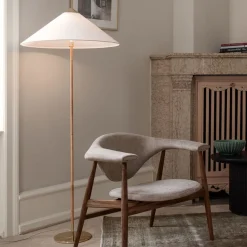 9602 gulvlampe, messing, med kanvasskærm^GUBI Sale