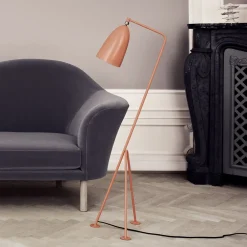 Gräshoppa trefods gulvlampe, vintagerød^GUBI Best