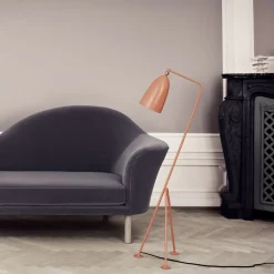 Gräshoppa trefods gulvlampe, vintagerød^GUBI Best