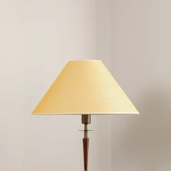 Avonni Gulvlampe HLM-9009-1E med tekstilskærm