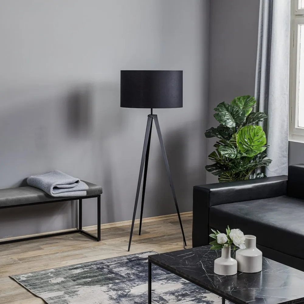 Euluna Gulvlampe Tago, treben, skærm sort/sølv