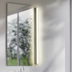 Helestra LED-spejllampe LOOM 2, længde 90 cm, IP44, CCT