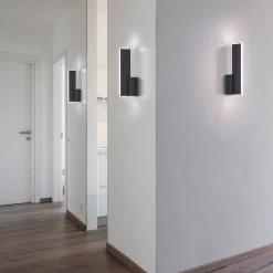 Nex LED-væglampe mat sort^Helestra Best