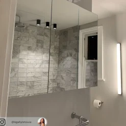 Helestra Ponto LED-væglampe, IP44 90 cm