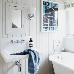 Huguenot Lake væglampe til badeværelse 1 lyskilde^FEISS Hot