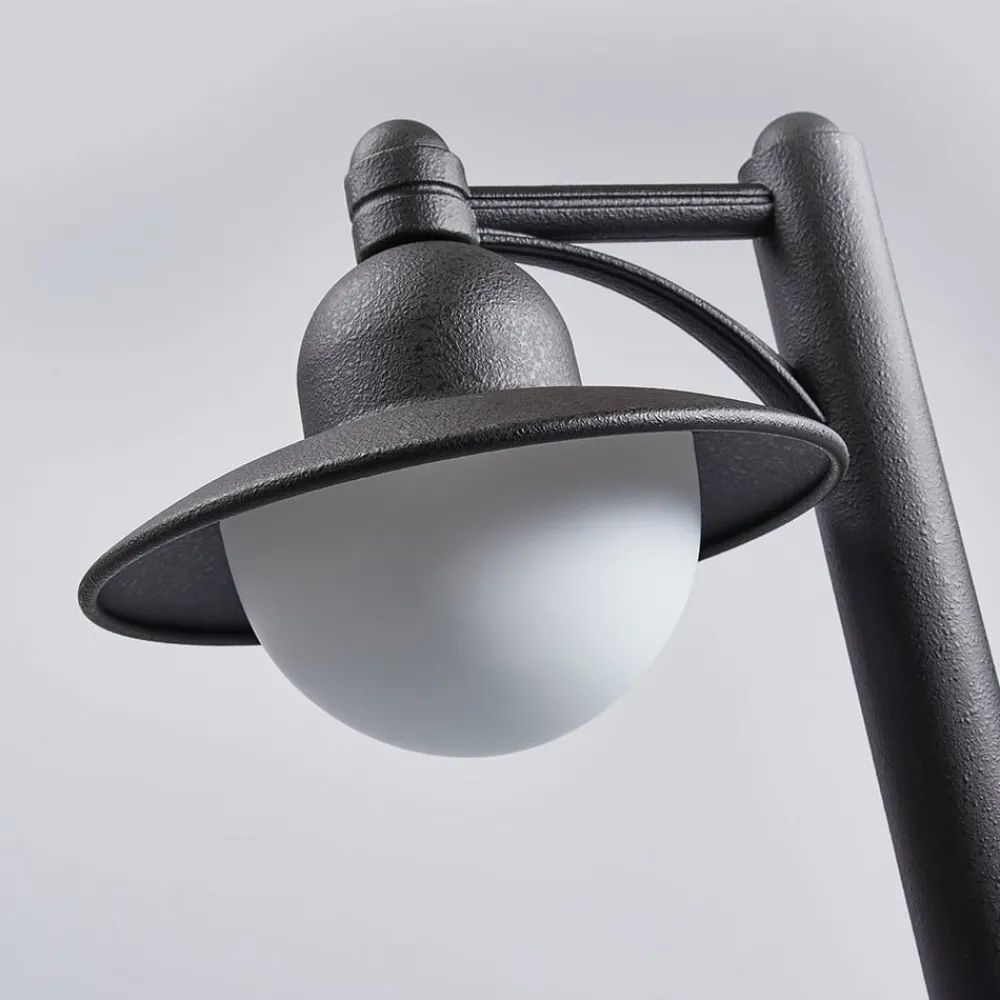 Albert Leuchten Gadebelysning>I sort - lys på Yarai-stien