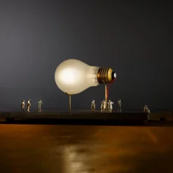 Ingo Maurer bordlampe I Ricchi Poveri, 10 cm, sort