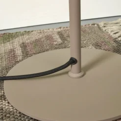 IT'S ABOUT ROMI Salamanca gulvlampe, sand, 2 lyskilder^IT´S ABOUT ROMI Outlet