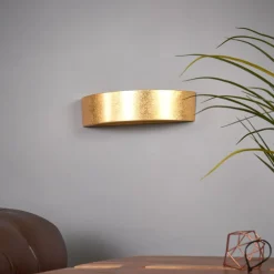 Lindby Jasin - væglampe med gylden overflade