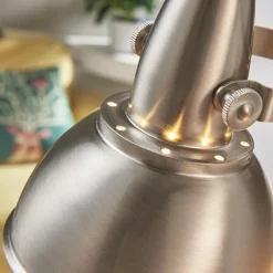 Lindby Julin attraktiv vægspot i vintage look