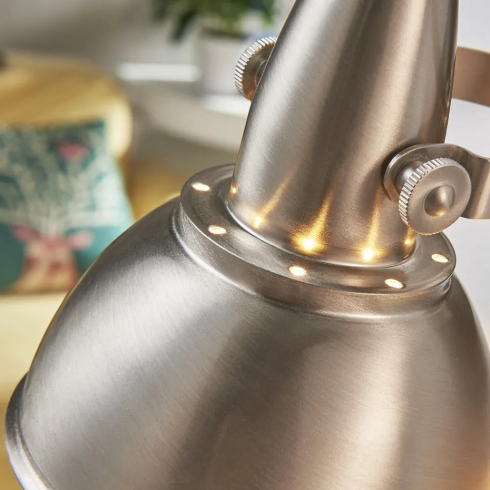 Lindby Julin attraktiv vægspot i vintage look