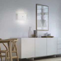 JUST LIGHT. GmbH JUST LIGHT. LED-batteridrevet væglampe Ziddy, hvid, sensor 3.000 K