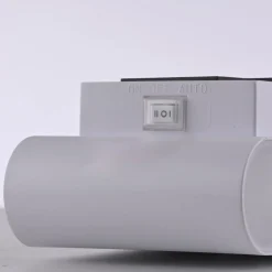 JUST LIGHT. GmbH JUST LIGHT. LED-batteridrevet væglampe Ziddy, hvid, sensor 3.000 K