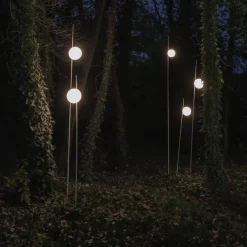 Karman lampe med jordspyd Atmosphere, hvid, 178 cm, plast